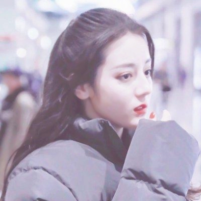 2026热门网图女生头像:伤感冷酷款,告别烂大街 女生头像 第9张 2026热门网图女生头像:伤感冷酷款,告别烂大街 女生头像 第9张