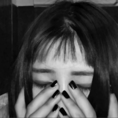 丧系黑白真人女生头像|小众不撞款的emo风头像推荐 女生头像 第7张 丧系黑白真人女生头像|小众不撞款的emo风头像推荐 女生头像 第7张