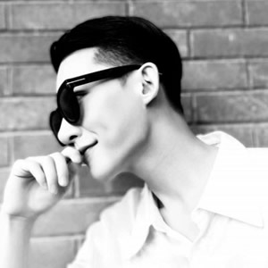 成熟稳重黑白男生头像|高级质感不撞款,彰显男士沉稳气质 男生头像 第11张 成熟稳重黑白男生头像|高级质感不撞款,彰显男士沉稳气质 男生头像 第11张