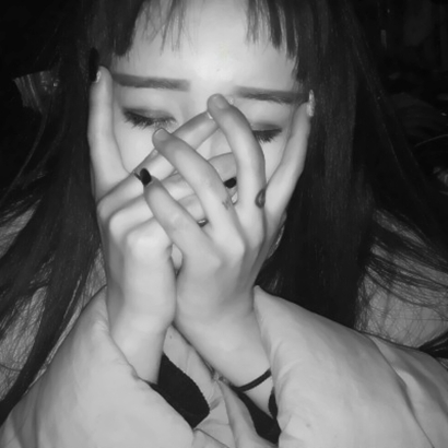 丧系黑白真人女生头像|小众不撞款的emo风头像推荐 女生头像 第2张 丧系黑白真人女生头像|小众不撞款的emo风头像推荐 女生头像 第2张