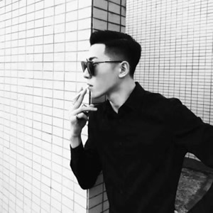 成熟稳重黑白男生头像|高级质感不撞款,彰显男士沉稳气质 男生头像 第12张 成熟稳重黑白男生头像|高级质感不撞款,彰显男士沉稳气质 男生头像 第12张
