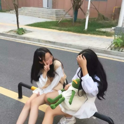 好看又百搭的微信头像女闺蜜推荐，闺蜜成对超有氛围感 友情头像 第18张