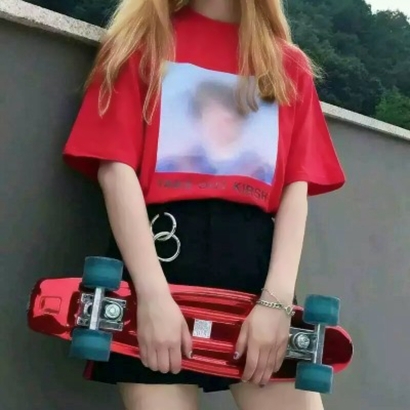 女生qq头像红色衣服:百搭不挑人的红衣女生QQ头像精选 女生头像 第3张 女生qq头像红色衣服:百搭不挑人的红衣女生QQ头像精选 女生头像 第3张