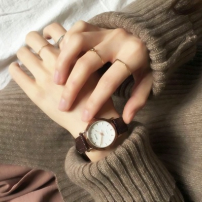 戳中手控心巴!女生戴手表手部特写头像,高级感轻松get 女生头像 第6张 戳中手控心巴!女生戴手表手部特写头像,高级感轻松get 女生头像 第6张