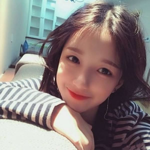 2026最新好看女生头像合集:温柔清新 / 甜酷飒爽风任选,颜值控必存! 女生头像 第5张 2026最新好看女生头像合集:温柔清新 / 甜酷飒爽风任选,颜值控必存! 女生头像 第5张