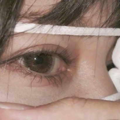 女生半边脸头像|单眼露颜设计,氛围感拉满的小众头像 女生头像 第8张 女生半边脸头像|单眼露颜设计,氛围感拉满的小众头像 女生头像 第8张