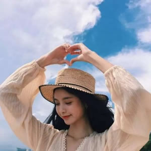 超好看女生蓝天大海头像:面朝大海 + 蓝天白云,温柔又出片 女生头像 第4张 超好看女生蓝天大海头像:面朝大海 + 蓝天白云,温柔又出片 女生头像 第4张