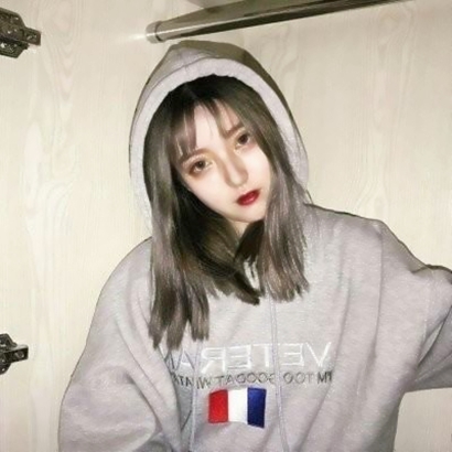 2026热门网图女生头像:伤感冷酷款,告别烂大街 女生头像 第3张 2026热门网图女生头像:伤感冷酷款,告别烂大街 女生头像 第3张