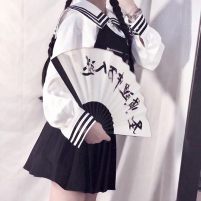 国风美学！手拿扇子女生头像 气质拉满 女生头像 第2张