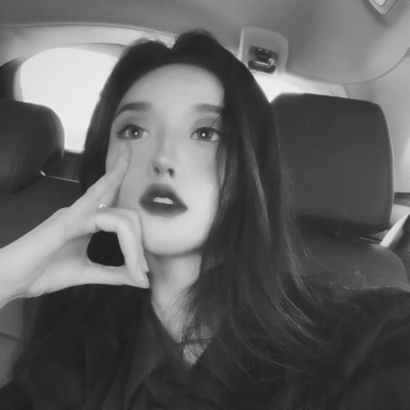 高冷气质黑白女生头像合集|高级感爆棚,适配各社交平台 女生头像 第6张 高冷气质黑白女生头像合集|高级感爆棚,适配各社交平台 女生头像 第6张