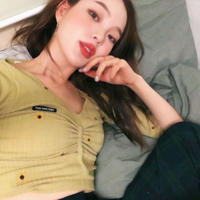 超火网红社会头像女推荐:高辨识度 + 潮流感,换头像必选 女生头像 第15张 超火网红社会头像女推荐:高辨识度 + 潮流感,换头像必选 女生头像 第15张