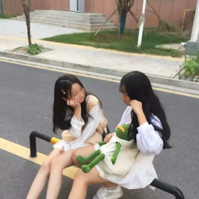 好看又百搭的微信头像女闺蜜推荐，闺蜜成对超有氛围感 友情头像 第19张