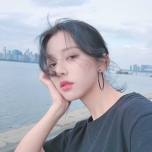 小清新女生头像图片精选:简约干净风,适合所有温柔女生 女生头像 第13张 小清新女生头像图片精选:简约干净风,适合所有温柔女生 女生头像 第13张