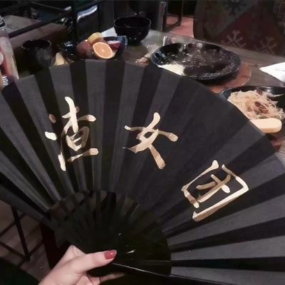 国风美学！手拿扇子女生头像 气质拉满 女生头像 第15张