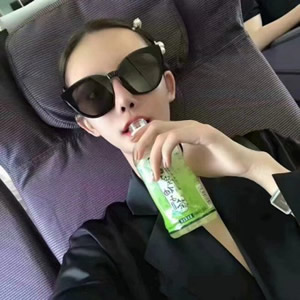 2026霸气超拽女生微信头像合集|酷飒风格,彰显态度 女生头像 第8张 2026霸气超拽女生微信头像合集|酷飒风格,彰显态度 女生头像 第8张