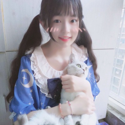 女生抱猫头像合集:软萌猫咪 + 甜酷女生,适配所有场景 女生头像 第13张 女生抱猫头像合集:软萌猫咪 + 甜酷女生,适配所有场景 女生头像 第13张
