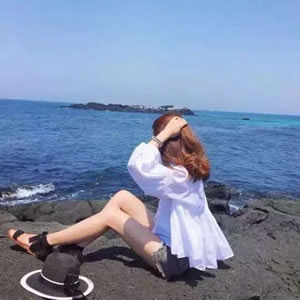 超好看女生蓝天大海头像:面朝大海 + 蓝天白云,温柔又出片 女生头像 第5张 超好看女生蓝天大海头像:面朝大海 + 蓝天白云,温柔又出片 女生头像 第5张
