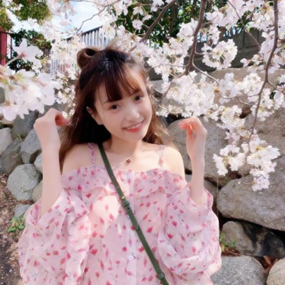 唯美森系女生头像推荐:阳光穿透 + 鲜花点缀,每一帧都是壁纸级