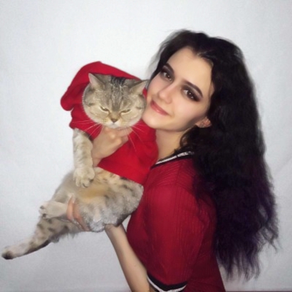 女生抱猫头像合集:软萌猫咪 + 甜酷女生,适配所有场景 女生头像 第9张 女生抱猫头像合集:软萌猫咪 + 甜酷女生,适配所有场景 女生头像 第9张