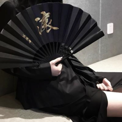 国风美学！手拿扇子女生头像 气质拉满 女生头像 第16张