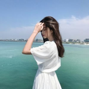 超好看女生蓝天大海头像:面朝大海 + 蓝天白云,温柔又出片 女生头像 第6张 超好看女生蓝天大海头像:面朝大海 + 蓝天白云,温柔又出片 女生头像 第6张