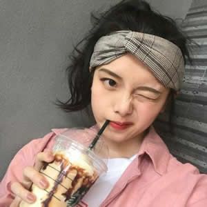时尚感拉满!霸气女生头像合集|个性拽酷风不撞款 女生头像 第11张 时尚感拉满!霸气女生头像合集|个性拽酷风不撞款 女生头像 第11张