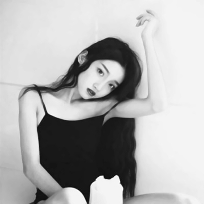 冷酷黑白女生头像合集|小众不撞款,彰显个性态度 女生头像 第7张 冷酷黑白女生头像合集|小众不撞款,彰显个性态度 女生头像 第7张