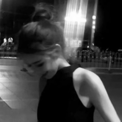 丧系黑白真人女生头像|小众不撞款的emo风头像推荐 女生头像 第9张 丧系黑白真人女生头像|小众不撞款的emo风头像推荐 女生头像 第9张