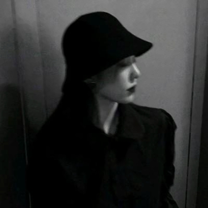 个性黑白女生头像|小众设计 + 高级质感,轻松凸显个人风格 女生头像 第8张 个性黑白女生头像|小众设计 + 高级质感,轻松凸显个人风格 女生头像 第8张