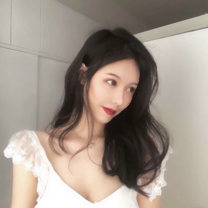 氛围感拉满:女人味十足的优雅微信头像,展现精致生活态度 女生头像 第31张 氛围感拉满:女人味十足的优雅微信头像,展现精致生活态度 女生头像 第31张
