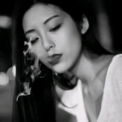 个性黑白女生头像|小众设计 + 高级质感,轻松凸显个人风格 女生头像 第18张 个性黑白女生头像|小众设计 + 高级质感,轻松凸显个人风格 女生头像 第18张