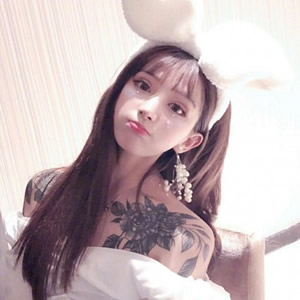高级有钱女生头像推荐|氛围感轻奢风,彰显品味超吸睛 女生头像 第13张 高级有钱女生头像推荐|氛围感轻奢风,彰显品味超吸睛 女生头像 第13张