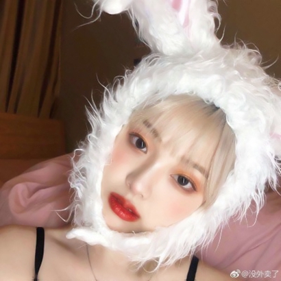 元气感女生染头发头像:显嫩发色搭配灵动表情,告别千篇一律 女生头像 第17张 元气感女生染头发头像:显嫩发色搭配灵动表情,告别千篇一律 女生头像 第17张