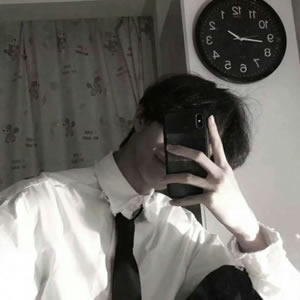 暗色系伤感风男生头像|自带故事感,戳中情绪的细腻画风 男生头像 第17张 暗色系伤感风男生头像|自带故事感,戳中情绪的细腻画风 男生头像 第17张