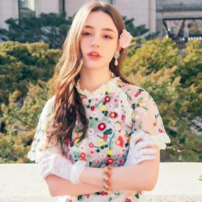 高级高冷外国女生头像|适合社交平台的欧美冷感女生 女生头像 第24张 高级高冷外国女生头像|适合社交平台的欧美冷感女生 女生头像 第24张