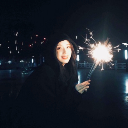 氛围感拉满:女人味十足的优雅微信头像,展现精致生活态度 女生头像 第15张 氛围感拉满:女人味十足的优雅微信头像,展现精致生活态度 女生头像 第15张