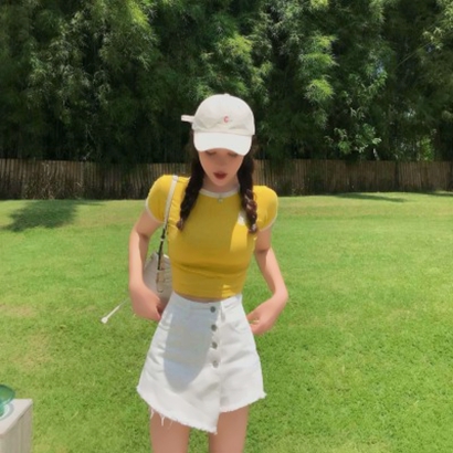 氛围感拉满:女人味十足的优雅微信头像,展现精致生活态度 女生头像 第13张 氛围感拉满:女人味十足的优雅微信头像,展现精致生活态度 女生头像 第13张