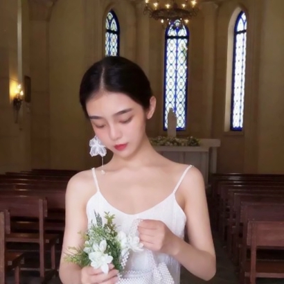 氛围感拉满:女人味十足的优雅微信头像,展现精致生活态度 女生头像 第34张 氛围感拉满:女人味十足的优雅微信头像,展现精致生活态度 女生头像 第34张