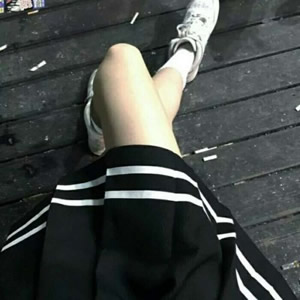 女生长腿头像推荐|甜酷 / 温柔 / 御姐风,满足不同风格偏好 女生头像 第13张 女生长腿头像推荐|甜酷 / 温柔 / 御姐风,满足不同风格偏好 女生头像 第13张