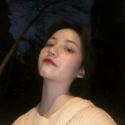 2026热门qq头像网红女生图片:甜酷风 / 温柔系任选 女生头像 第7张 2026热门qq头像网红女生图片:甜酷风 / 温柔系任选 女生头像 第7张