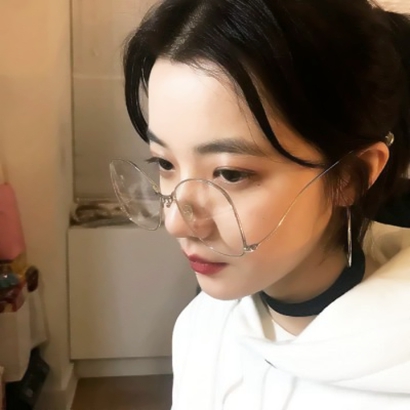 时尚帅气女生头像合集|酷飒风格 + 高清画质,轻松拿捏氛围感 女生头像 第4张 时尚帅气女生头像合集|酷飒风格 + 高清画质,轻松拿捏氛围感 女生头像 第4张