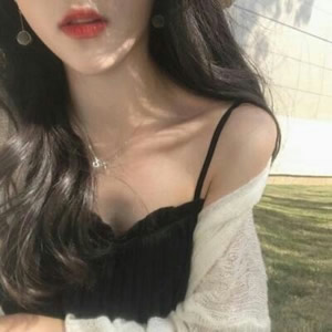 高级感女生半身头像|不露脸露肩设计氛围感拉满 女生头像 第3张 高级感女生半身头像|不露脸露肩设计氛围感拉满 女生头像 第3张