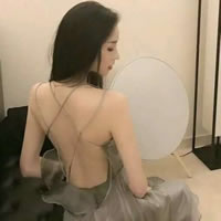 性感女生露背头像|氛围感拉满,高级又吸睛 女生头像 第11张 性感女生露背头像|氛围感拉满,高级又吸睛 女生头像 第11张
