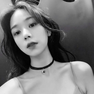 超飒高冷女生黑白头像合集｜简约大气，尽显独特气质 女生头像 第5张