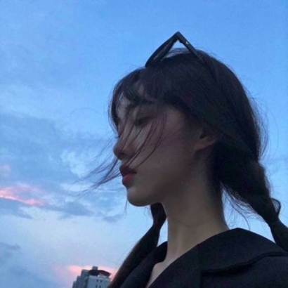 蓝控女生别错过!超全蓝色系女生头像,软萌 / 御姐 / 文艺风全都有 女生头像 第10张 蓝控女生别错过!超全蓝色系女生头像,软萌 / 御姐 / 文艺风全都有 女生头像 第10张