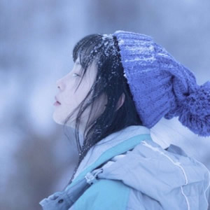 女生冬天清新微信头像|冬日氛围感拉满,温柔又治愈 女生头像 第2张 女生冬天清新微信头像|冬日氛围感拉满,温柔又治愈 女生头像 第2张