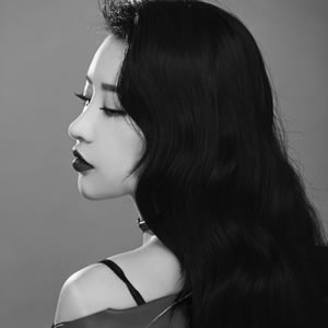 黑白系高冷女生头像合集|简约耐看,自带疏离感 女生头像 第10张 黑白系高冷女生头像合集|简约耐看,自带疏离感 女生头像 第10张