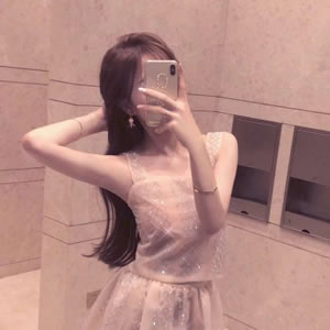 女生微信性感气质头像图片:多款可选,适配不同社交风格 女生头像 第8张 女生微信性感气质头像图片:多款可选,适配不同社交风格 女生头像 第8张