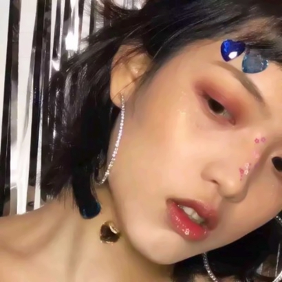 2026真人高清超火女生头像合集!高颜值不撞款,日常用超吸睛 女生头像 第16张 2026真人高清超火女生头像合集!高颜值不撞款,日常用超吸睛 女生头像 第16张