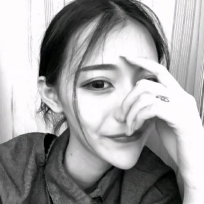 个性黑白女生头像|小众设计 + 高级质感,轻松凸显个人风格 女生头像 第21张 个性黑白女生头像|小众设计 + 高级质感,轻松凸显个人风格 女生头像 第21张
